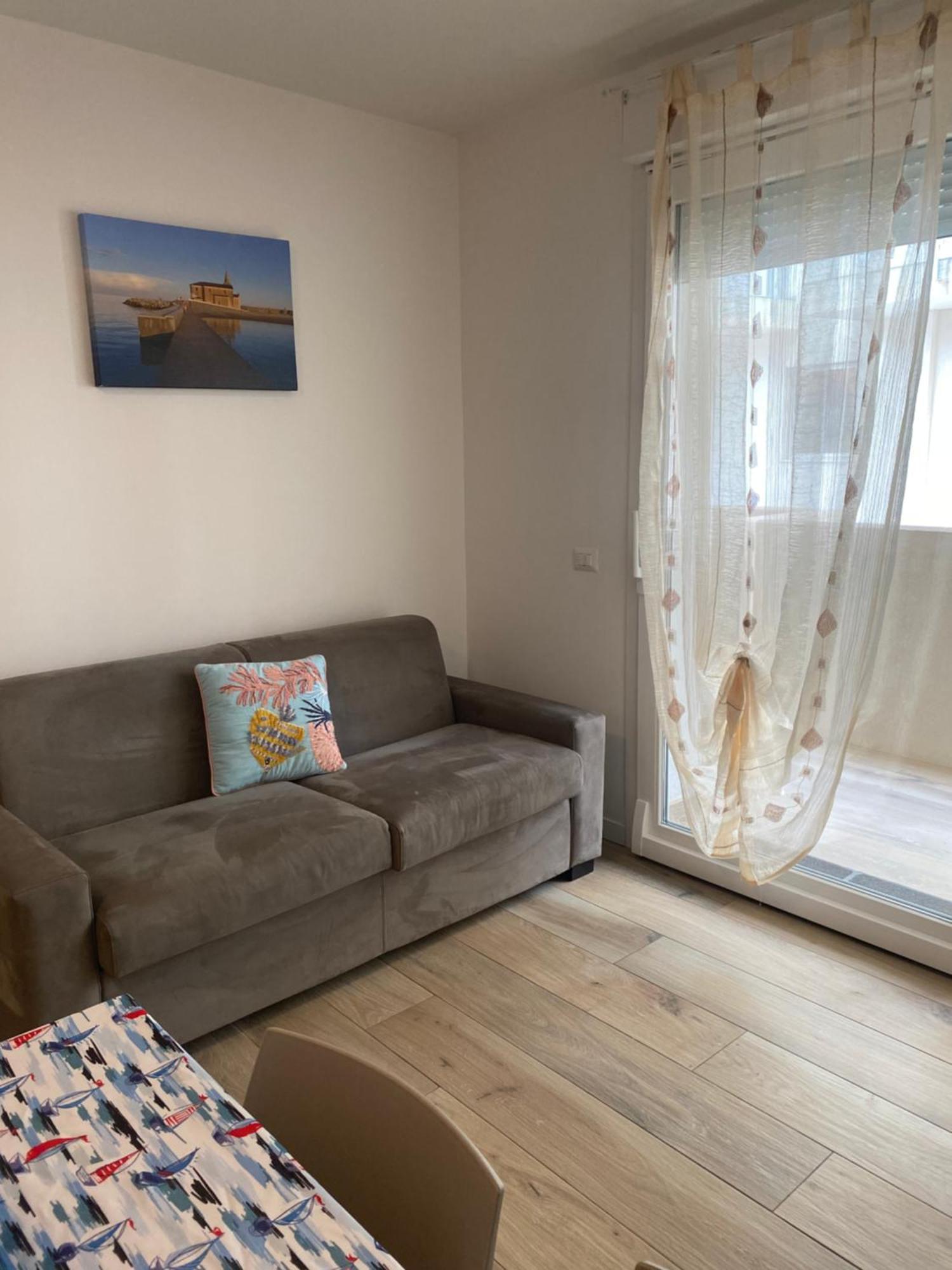 Apartment 1 *